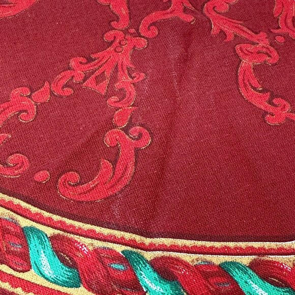 Holiday Tablecloth Round Red Green Tassel Print Christmas Decor Cotton 70" VTG - Picture 9 of 9